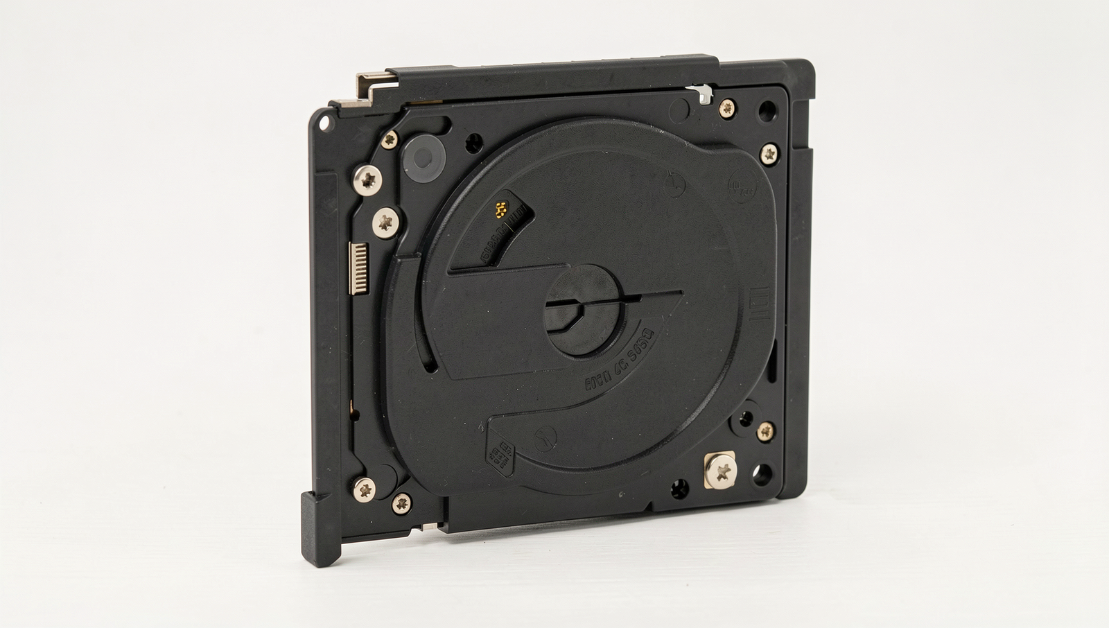Comparison of HDD, NVMe, and SATA SSD storage options in modern PCs.